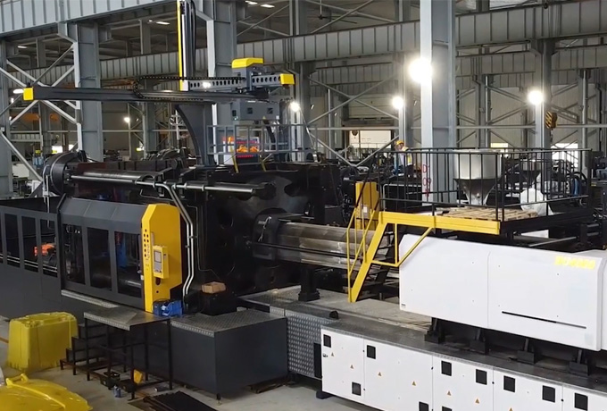 Large metal injection molding workshop