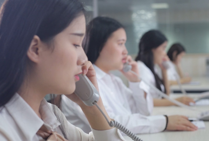 Sales customer service center